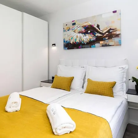 Luxury Katy Vila *